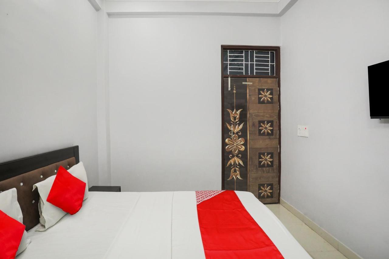 R.v Palace 3*